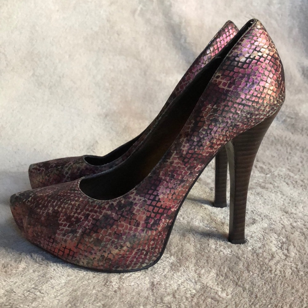 Carlos Santana metallic snake platform heels